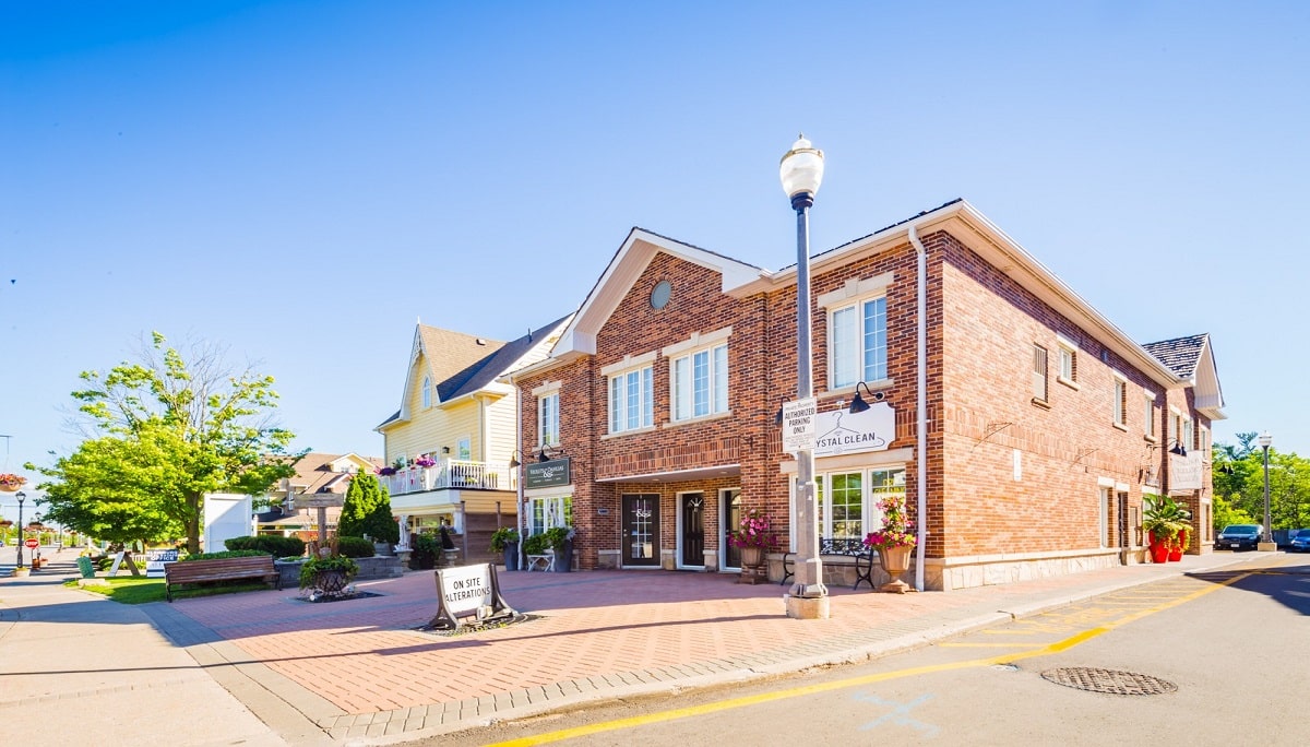 10480 ISLINGTON AVE CONDOS