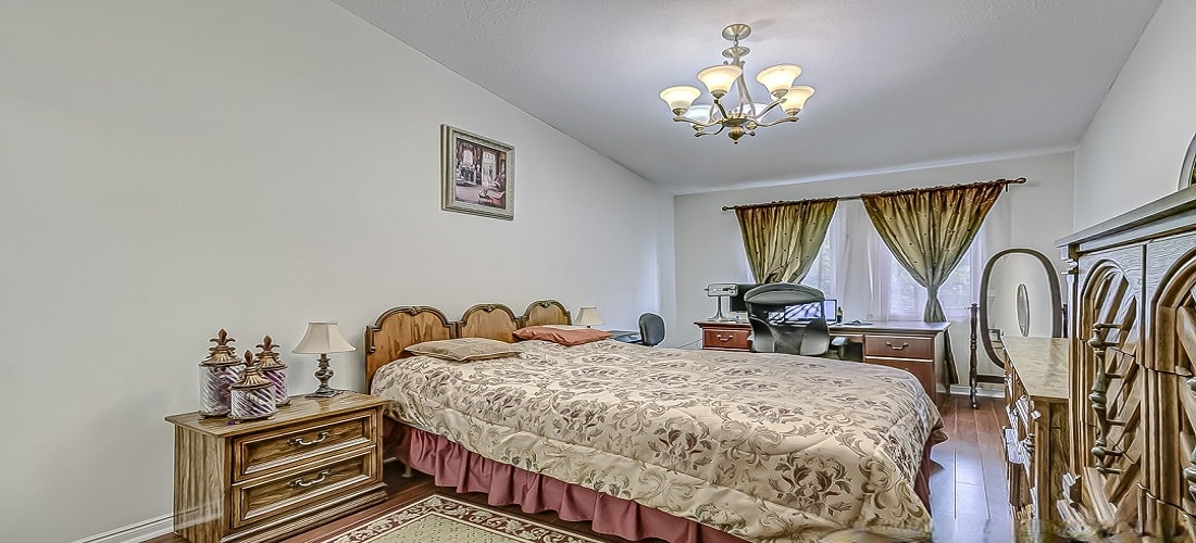 900 STEELES AVE WEST CONDOS