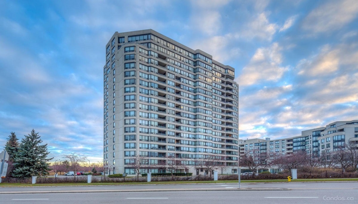 343 CLARK AVE WEST CONDOS