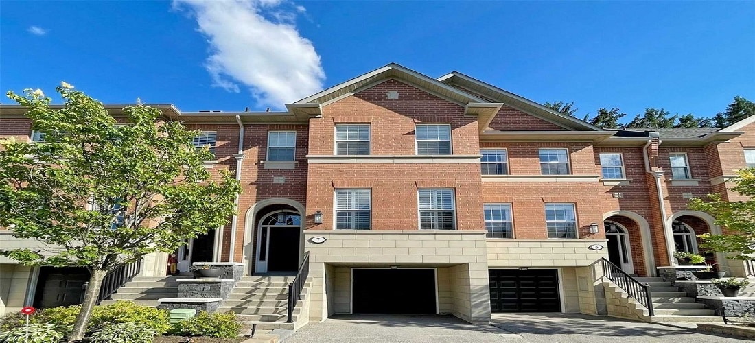 8038 YONGE ST CONDOS