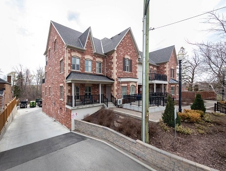 9589 KEELE ST TOWNS