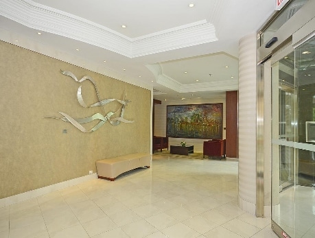 300 BLOOR ST E