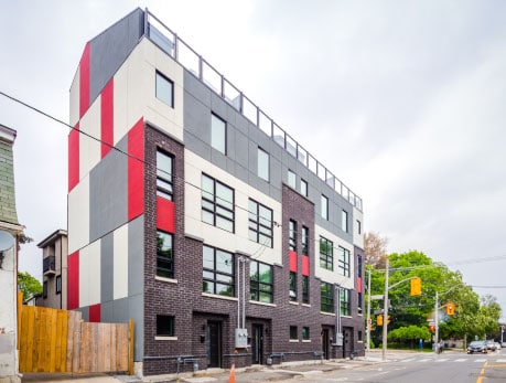 Modern townhomes at 954 Dundas St E in Toronto’s East End, showcasing contemporary architecture