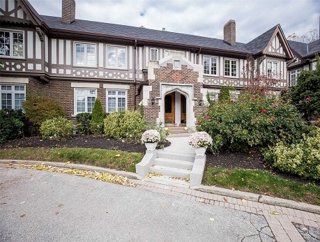 67-93B Douglas Cres